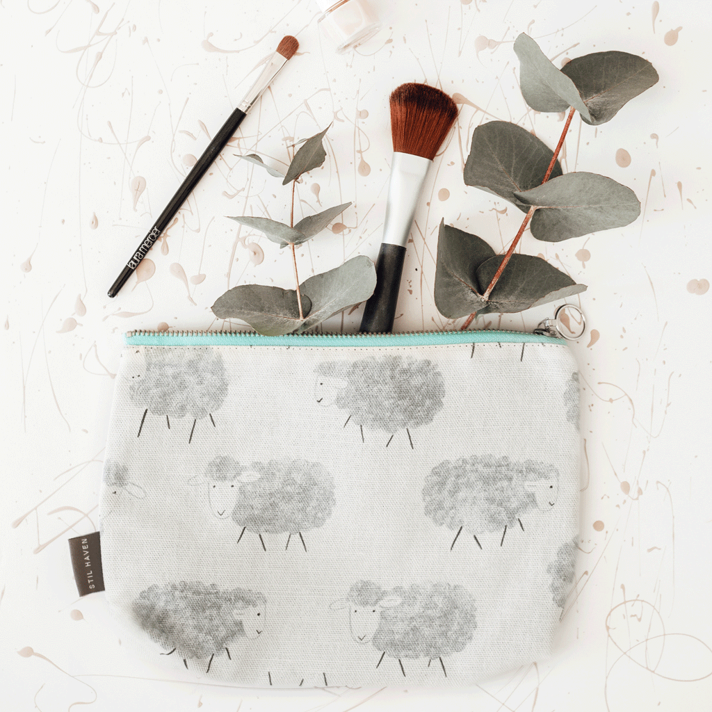 Stil Haven sheep makeup bag