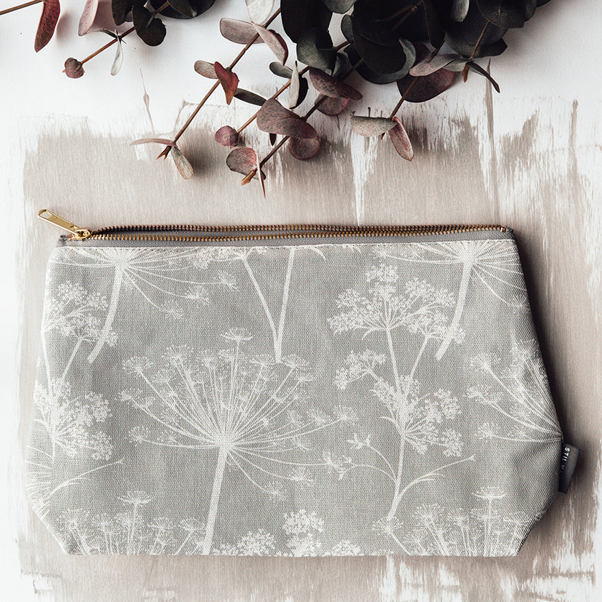 cow parsley print dandelion pattern wash bag